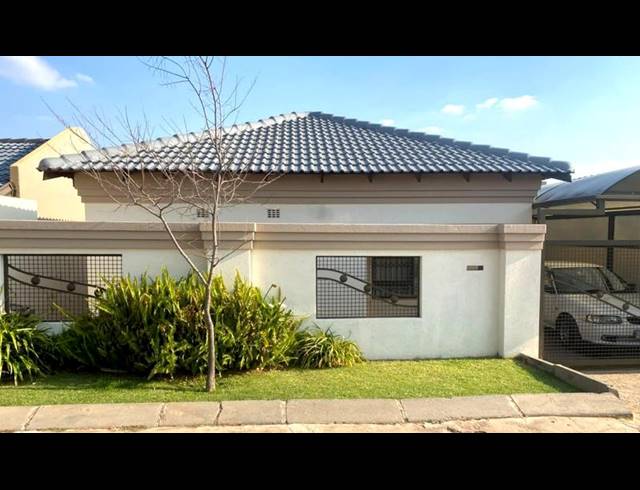 3 BEDROOM HOUSE FOR SALE IN MEADOWLANDS